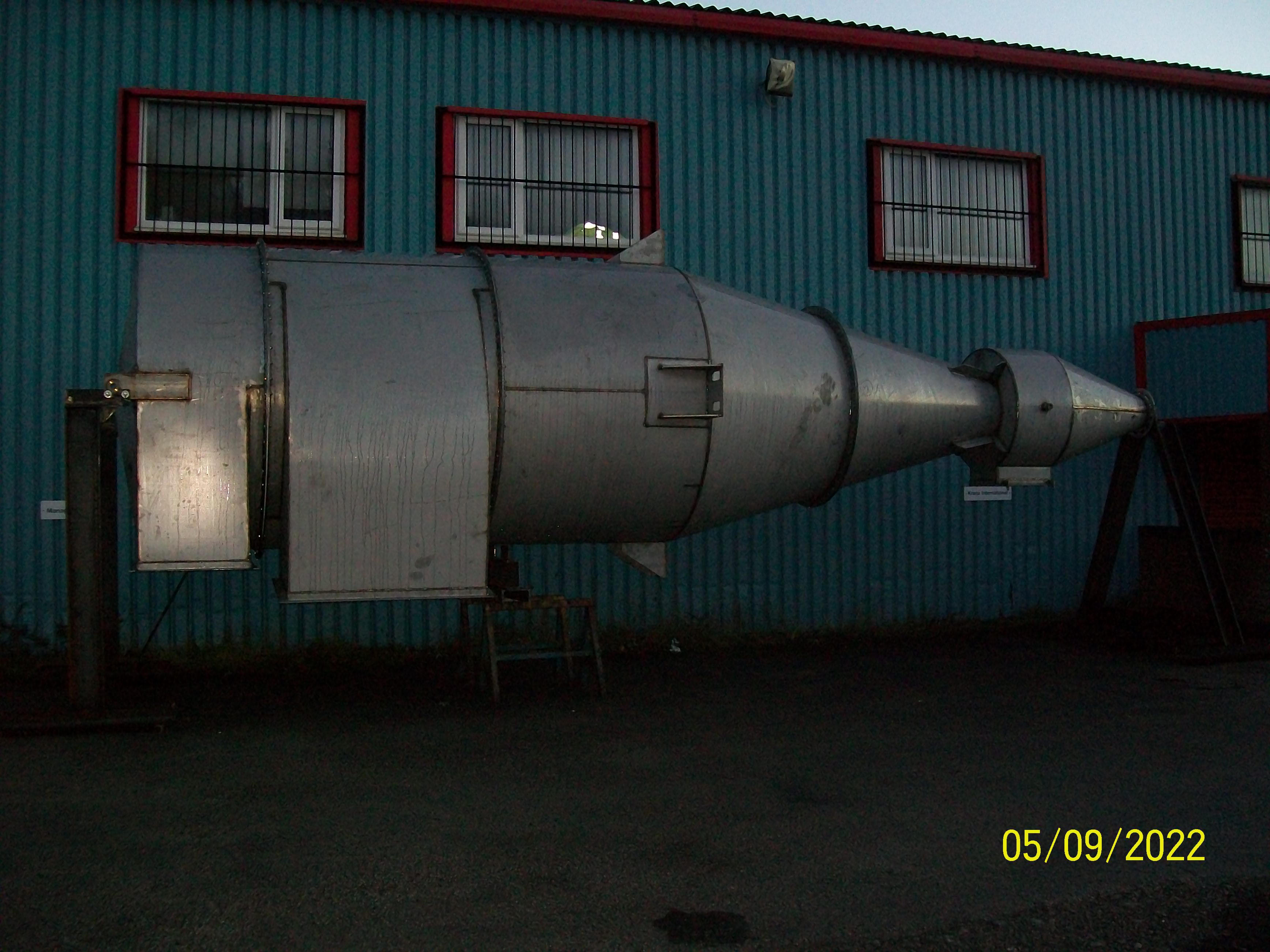Fabricated stainless steel cyclone vessel
